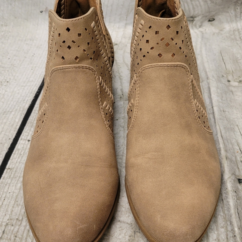 ANKLE BOOTIES - Picture 2 of 4